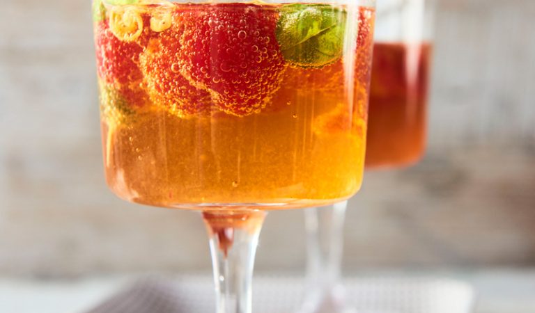 Raspberry cocktail: best non-alcoholic cocktail (3 steps)