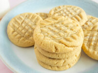 Classic Peanut Butter Cookies Recipe