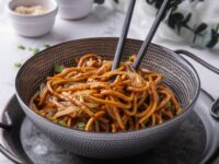 Easy Pan Fried Noodles (Made In Under 10 Minutes)