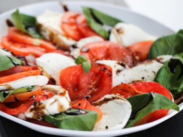 Fresh Tomato And Mozzarella Salad Recipe