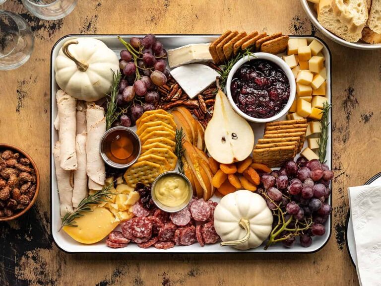 How to Make a Thanksgiving Grazing Board