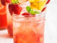 Sparkling Pink Lemonade (with cocktail option!)