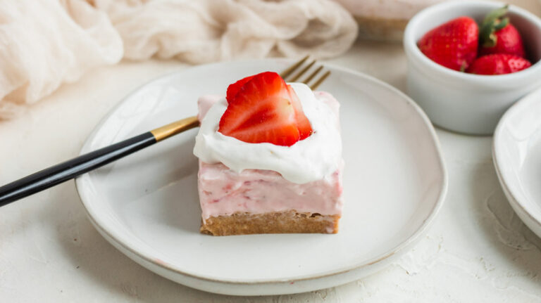 Strawberry Cheesecake Bars Recipe