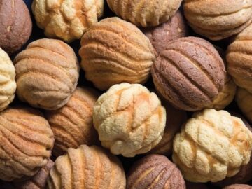Traditional Mexican Conchas Sweet Bread Recipe