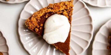 Pumpkin Pie with Graham Cracker Crust